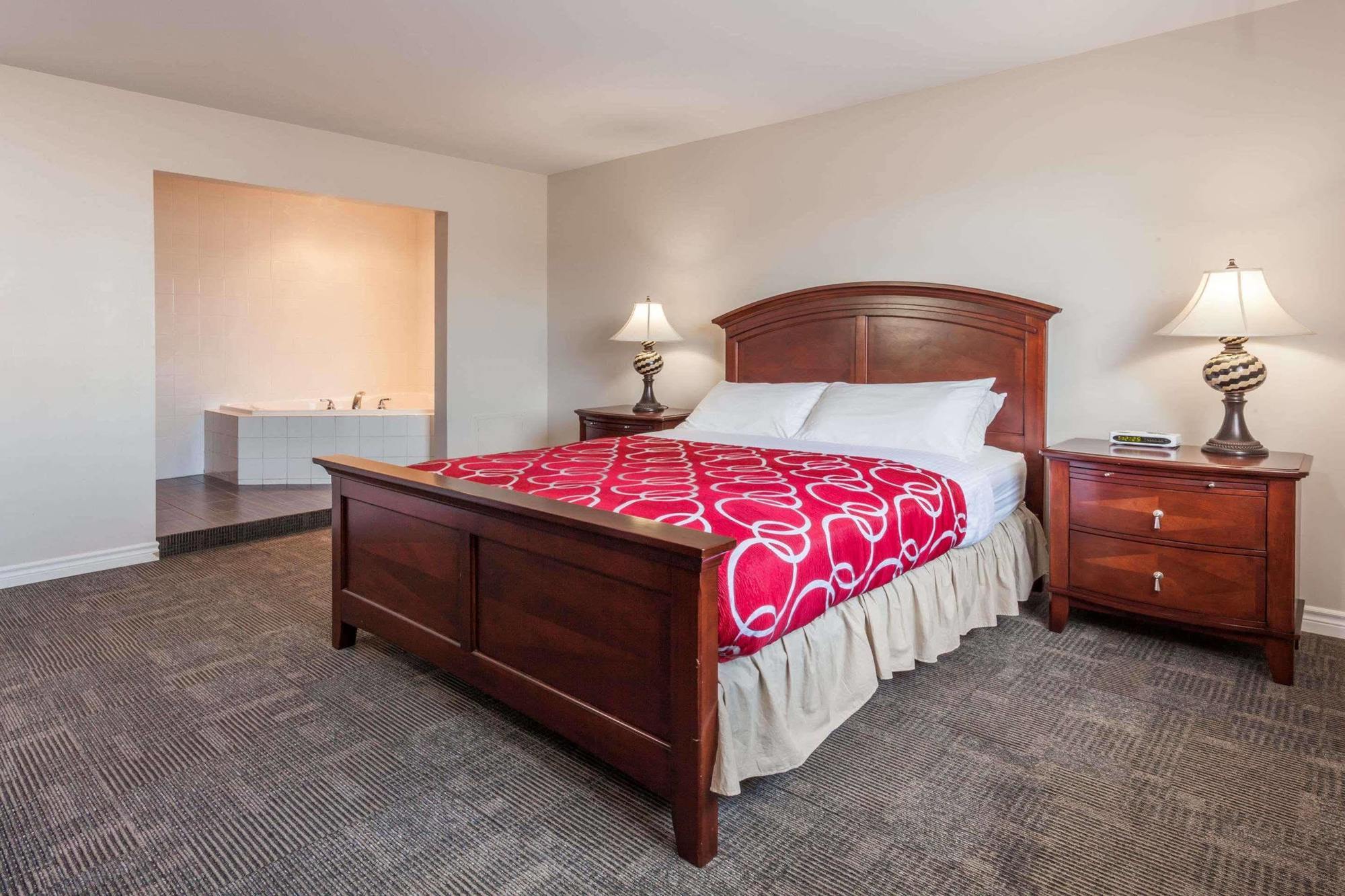 Super 8 By Wyndham Kirkland Lake Luaran gambar